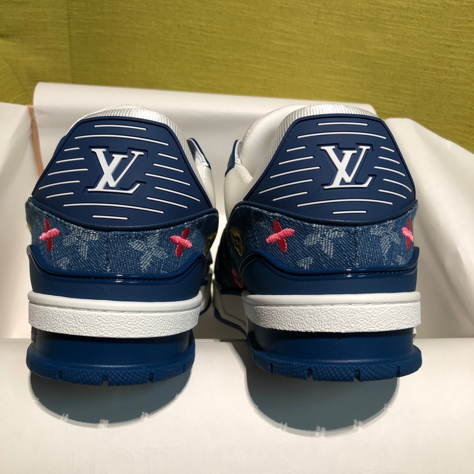 LOUIS VUITTON Trainer - Image 7