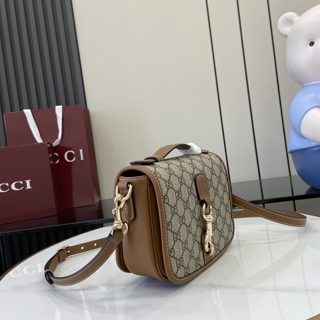 Gucci GG Emblem series mini shoulder bag Weight: Approx. 0.5 kg Compatible with iPhone Pro Max/Plus, Airpods, card holders and lipstick Model number:815211. Dimensions: 20(L) x 14(W) x 8(D) Color: brown leather/original leather. - Image 10