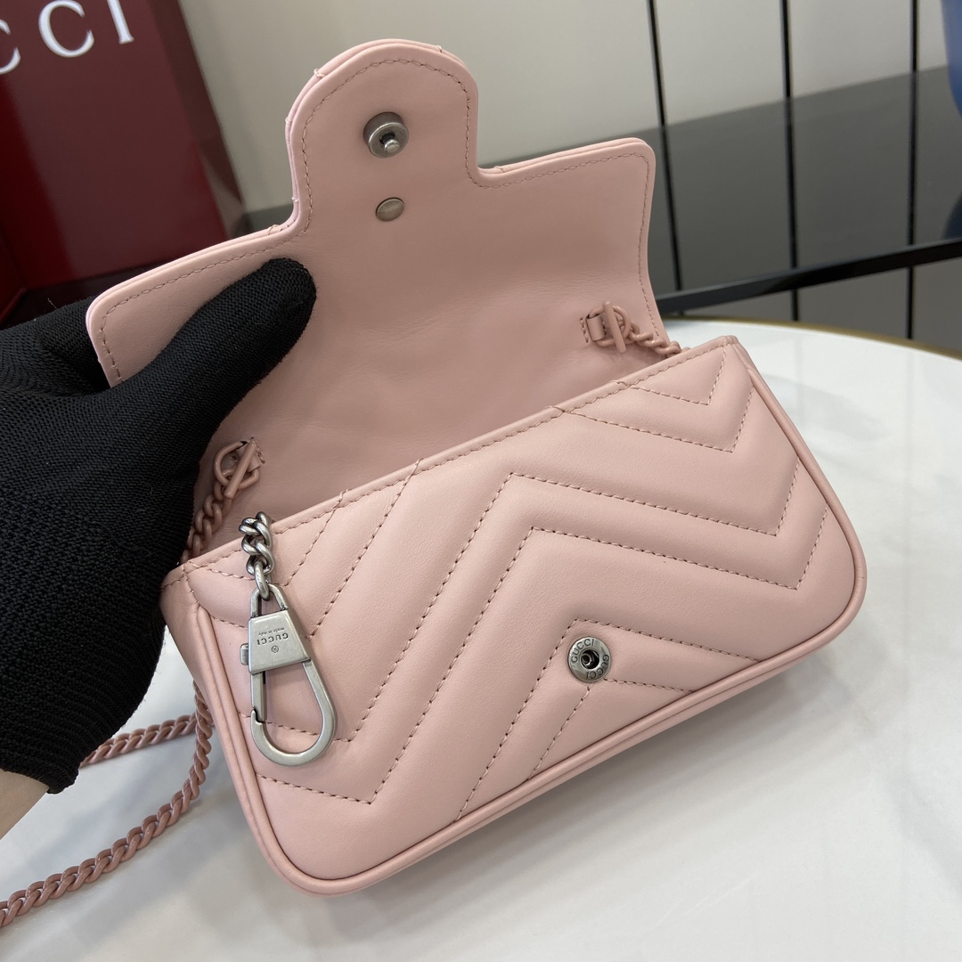 Gucci Marmont series mini handbag Model number:476433. Size: 16.5 (length) x 10 (width) x 4.5cm (thickness) Color: Pink full leather Pink G/premium original leather. Italian creation Model height 176 cm - Image 5