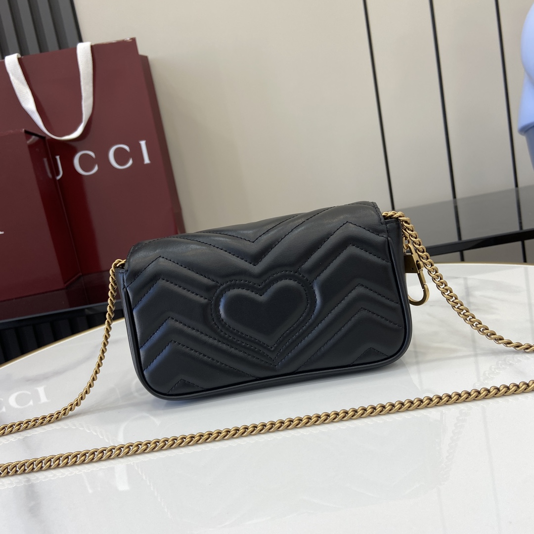 Gucci GG Marmont series super mini handbag Model: 476433. Size: 16.5 (length) x 10 (width) x 4.5cm (thickness) Color: gram full leather gold G/super original leather. Made in Italy Model height 176cm - Image 12