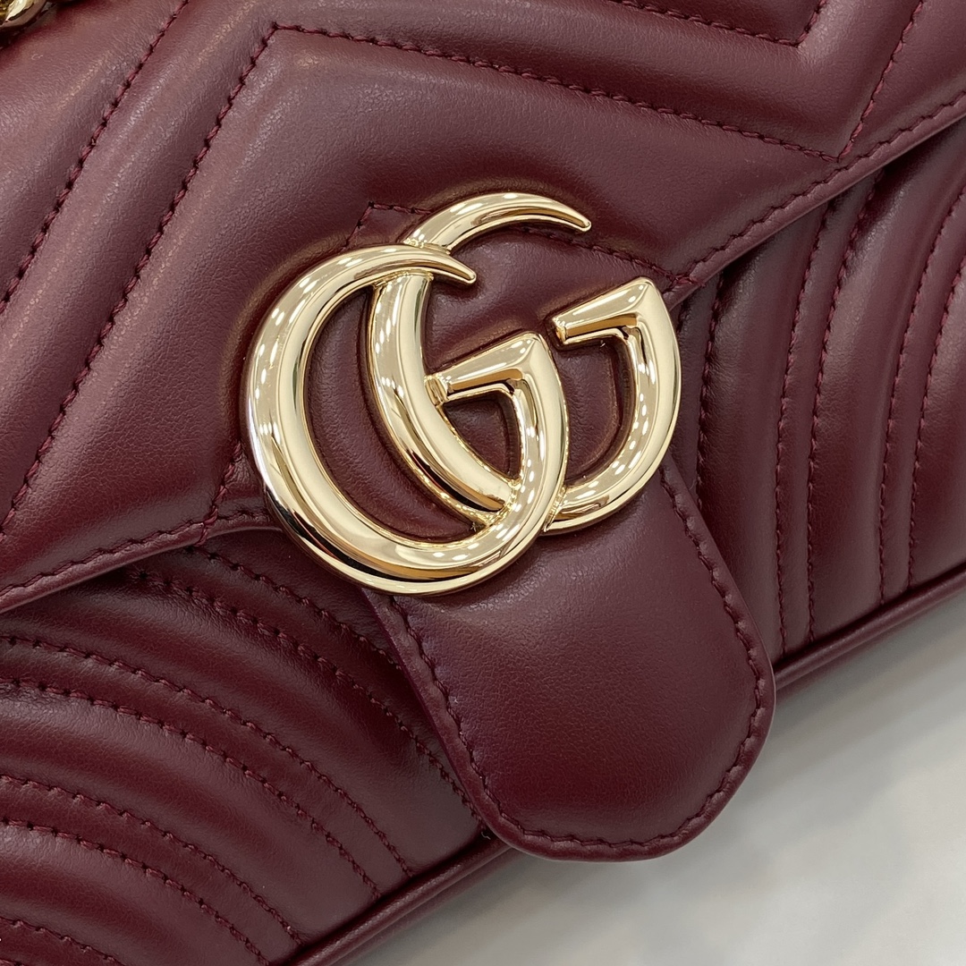 Gucci GG Marmont series quilted mini handbag weight: about 0.6 kg. Model number:446744. Dimensions: 22 (W) x 13 (H) x 6cm (D) Color: Burgundy full leather/original leather. Italian creation Model height 177 cm - Image 8