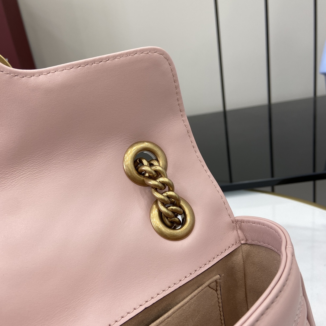 Gucci about 0.6 kg. Model number:446744. Dimensions: 22 (W) x 13 (H) x 6cm (D) Color: Light pink full leather/premium original leather. Italian creation Model height 177 cm - Image 2