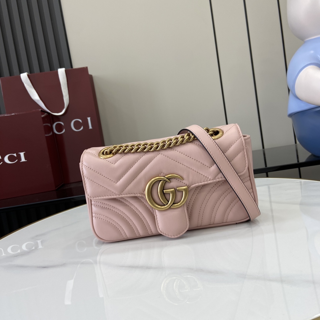 Gucci about 0.6 kg. Model number:446744. Dimensions: 22 (W) x 13 (H) x 6cm (D) Color: Light pink full leather/premium original leather. Italian creation Model height 177 cm