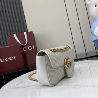 Gucci Marmont series mini handbag weight: about 0.6 kg. Model number:446744. Dimensions: 22 (W) x 13 (H) x 6cm (D) Color: Light grey full leather/premium original leather. Italian creation Model height 177 cm