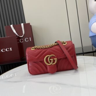 Gucci Marmont series mini handbag Model number:446744. Dimensions: 22 (W) x 13 (H) x 6cm (D) Color: bright red full leather/premium original leather. Italian creation Model height 177 cm