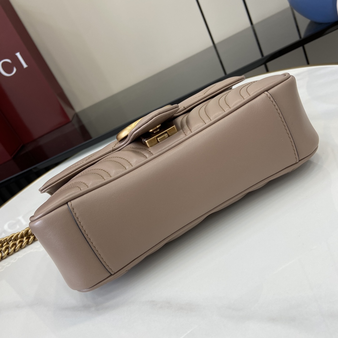 Gucci Marmont series mini handbag Model number:446744. Dimensions: 22 (W) x 13 (H) x 6cm (D) Color: full leather/premium original leather. Italian creation Model height 177 cm - Image 10