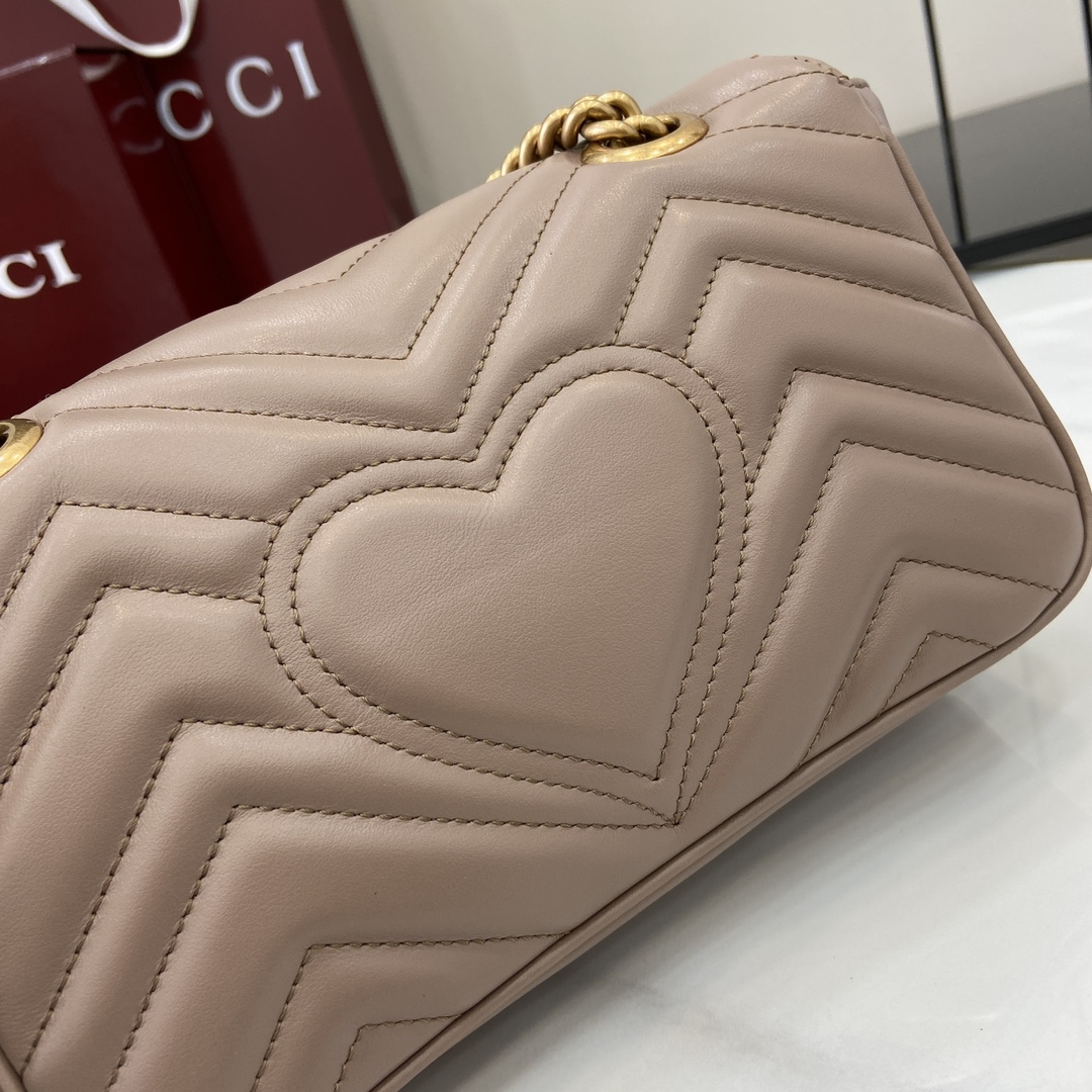 Gucci Marmont series mini handbag Model number:446744. Dimensions: 22 (W) x 13 (H) x 6cm (D) Color: full leather/premium original leather. Italian creation Model height 177 cm - Image 7