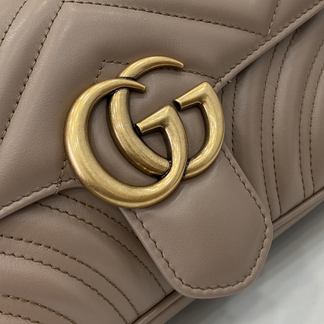 Gucci Marmont series mini handbag Model number:446744. Dimensions: 22 (W) x 13 (H) x 6cm (D) Color: full leather/premium original leather. Italian creation Model height 177 cm - Image 9