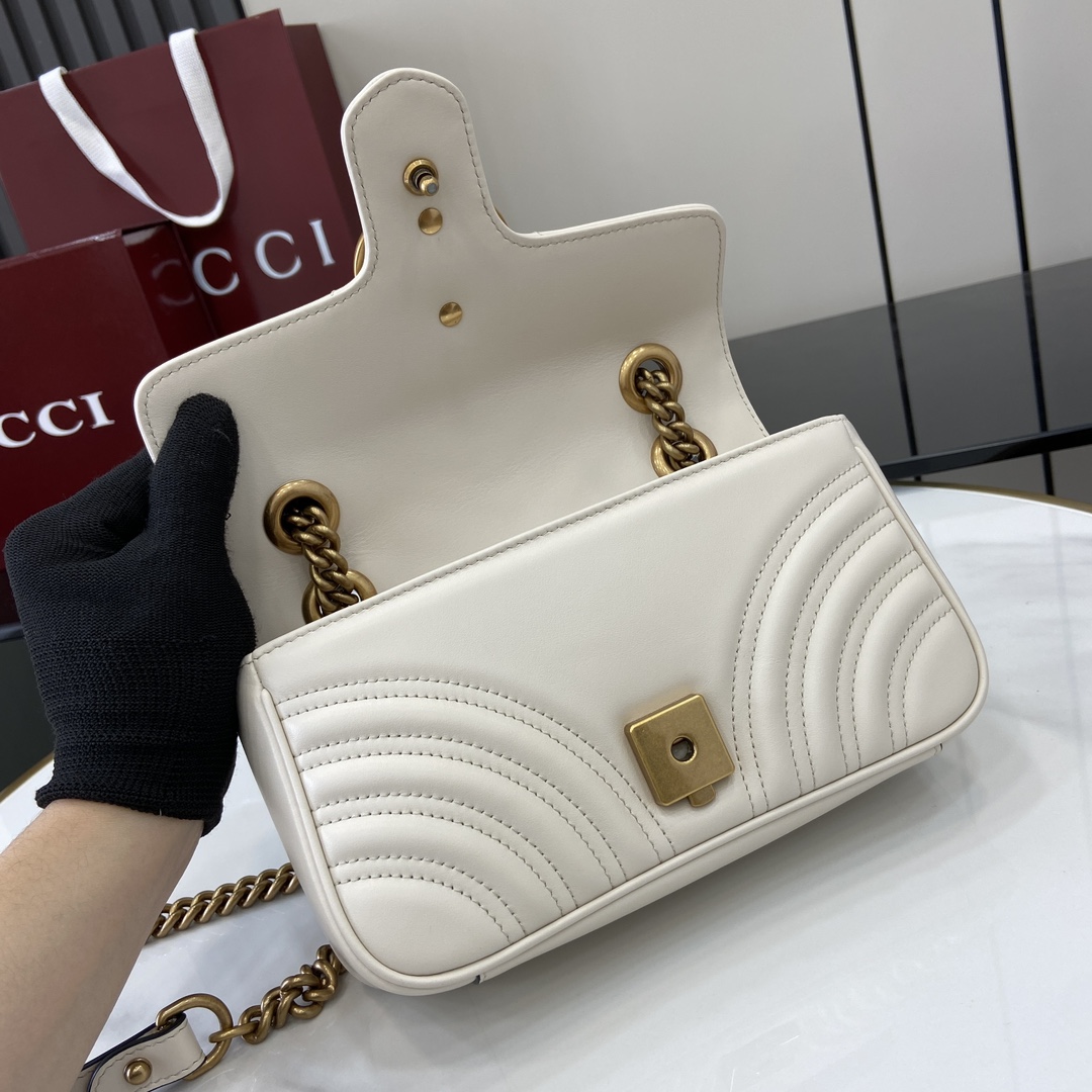 Gucci Marmont series mini handbag Model number:446744. Dimensions: 22 (W) x 13 (H) x 6cm (D) Color: White full leather/premium original leather. Italian creation Model height 177 cm - Image 5
