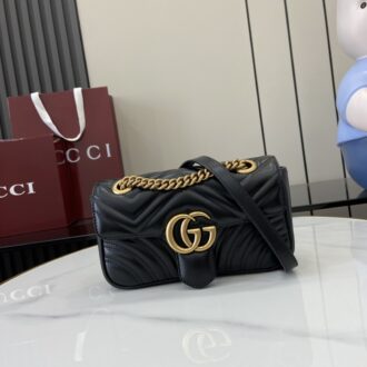 Gucci Marmont series mini handbag Model number:446744. Dimensions: 22 (W) x 13 (H) x 6cm (D) Color: full leather/premium original leather. Italian creation Model height 177 cm