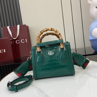 Gucci Diana Mini-Shopper Model:702732. Size: 20(L) x 16(W) x 10(D) Color: Green Crocodile/Original Leather