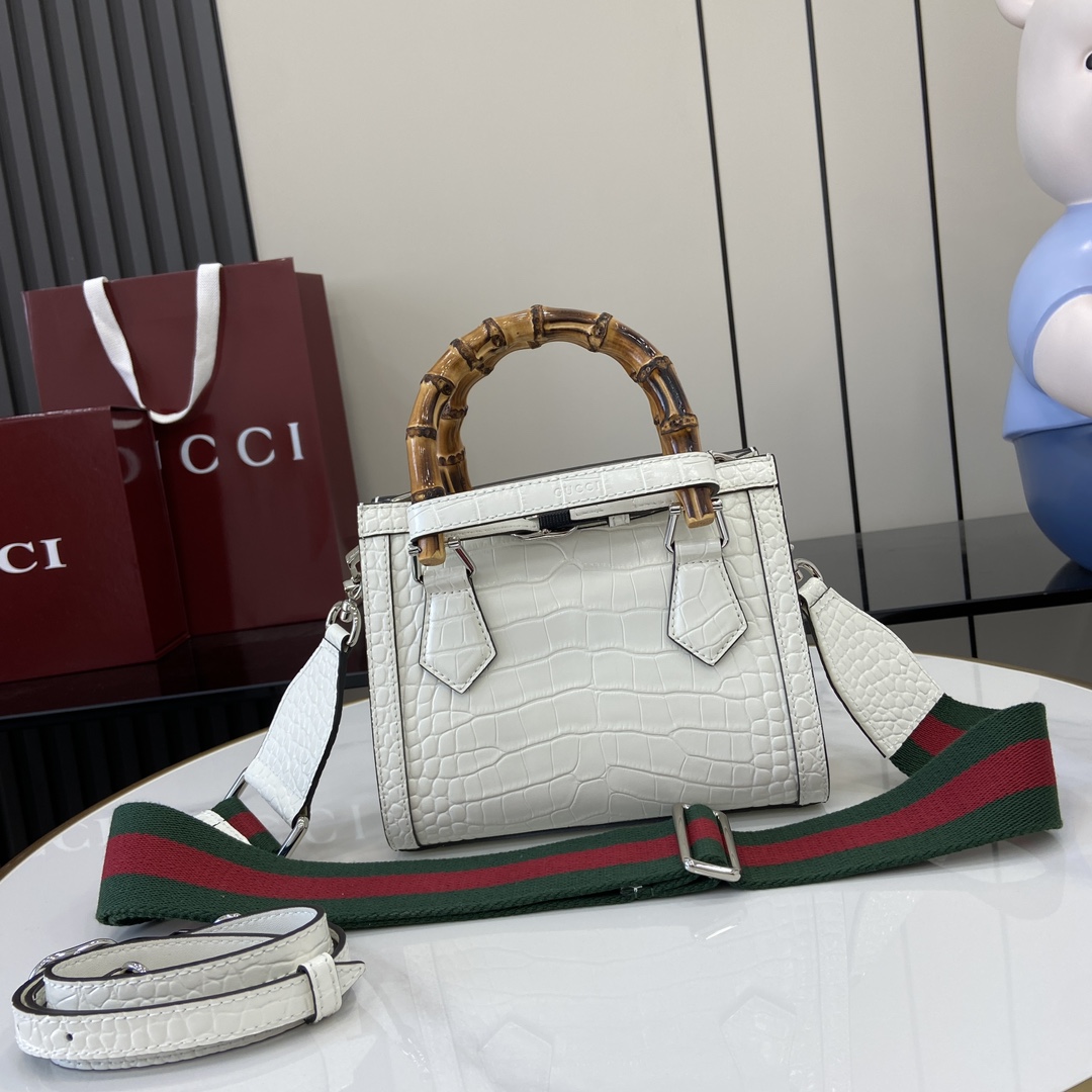 Gucci Diana Mini-Shopper Model:702732. Size: 20(L) x 16(W) x 10(D) Color: White Crocodile/Original Leather - Image 2