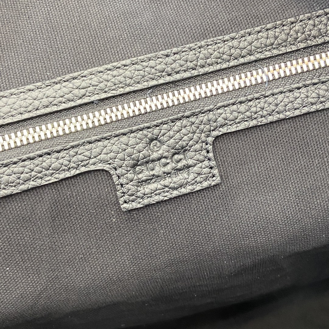 leather and webbing medium briefcase, this briefcase is crafted with grained soft leather weight: about 1.55 kg, model height 188 cm Model number:816757. Dimensions: 37 (W) x 29 (H) x 7cm (D) Color: Lychee full leather/original leather. - Image 3