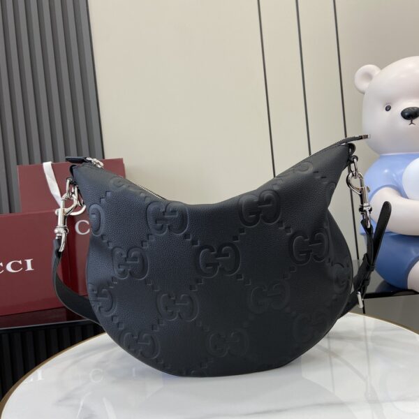 Gucci Body Double Lock Small Shoulder Bag Material: Gucci Rosso Ancora red grain-textured soft leather Size: 40 cm (L) x 31 cm (W) x 3 cm (D)