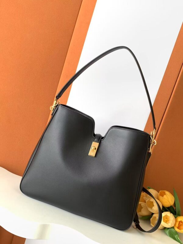 CELINE Camille 16 Soft – Elegant & Sophisticated Premium Smooth Calfskin – Natural Glossy Finish ✔ Full Steel Hardware – Durable & Luxurious Model: 119563 📐 Size: 36 × 29.5 × 7 cm