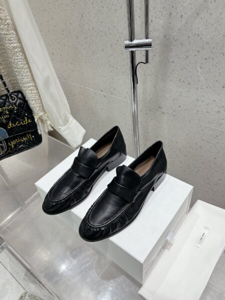 The row Classic Loafers