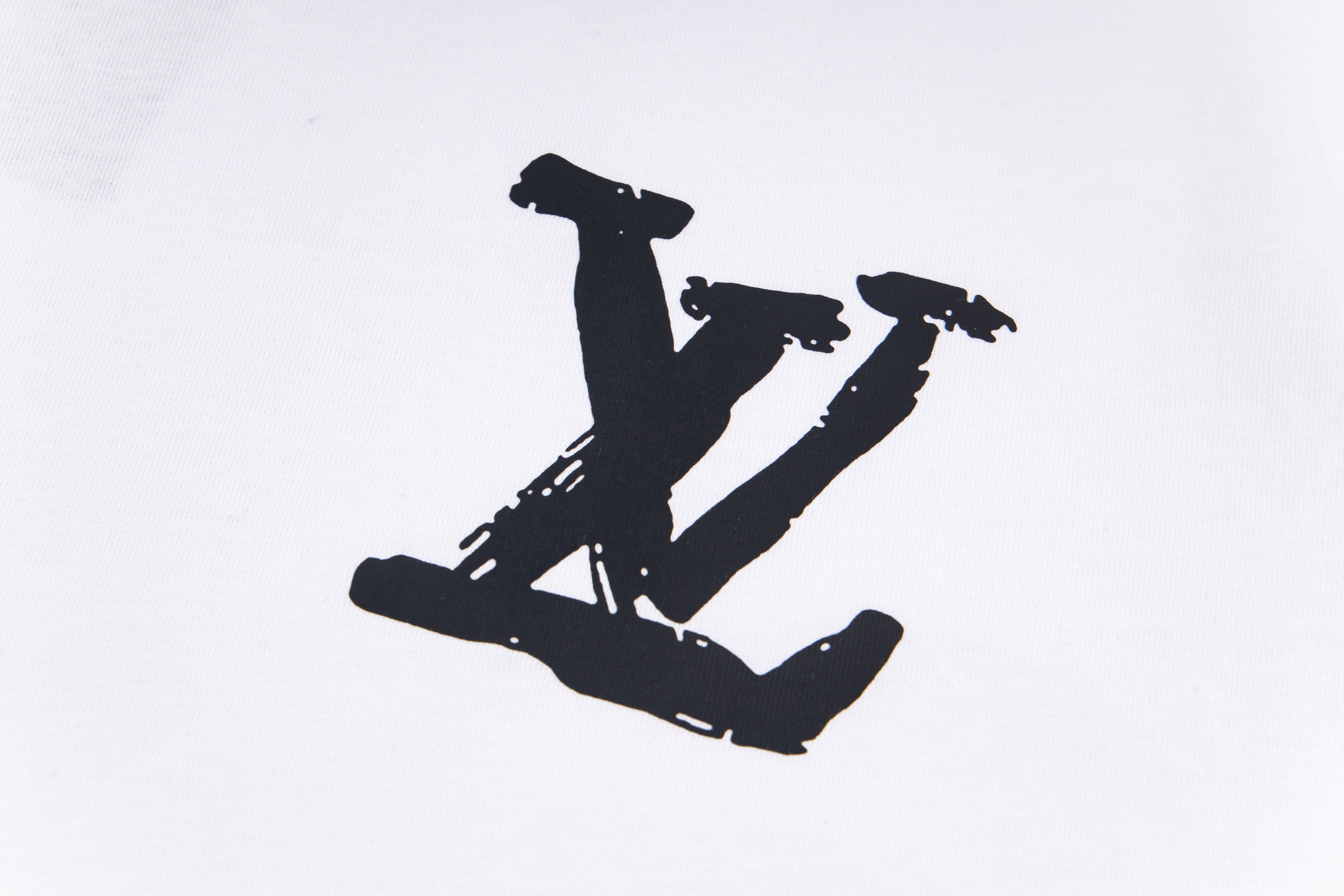 LOUIS VUITTON 2025S New Collection Runway Graffiti Letter Logo Print T-shirt ✔️ Design Details: Fabric: 280g 36-count active eco-friendly fabric - Image 11