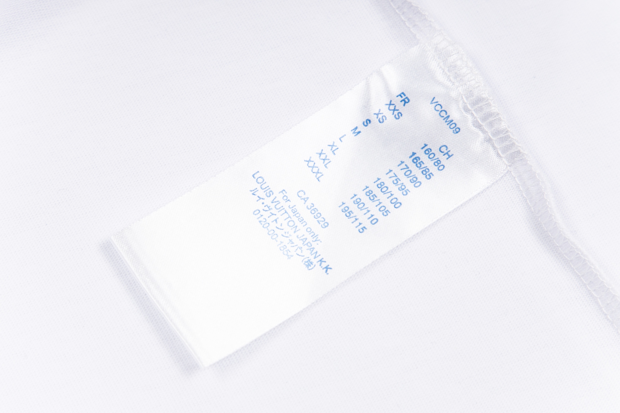 LOUIS VUITTON 2025S New Collection Runway Graffiti Letter Logo Print T-shirt ✔️ Design Details: Fabric: 280g 36-count active eco-friendly fabric - Image 9