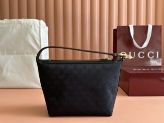 Gucci GG super mini shoulder bag Weight: Approx. 0.27 kg Maximum capacity: iPhone Plus, Airpods, wallet and lipstick Model:795168. Size: 20 (length) x 18.5 (width) x 10cm (thickness) Color: Kebuke leather/Original leather.