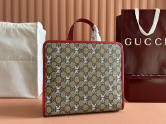 Gucci Children's animal print tote bag Model:605614. Size: 25 (length) x 28.5 (width) x 11cm (thickness) Color: White/Dog Print.
