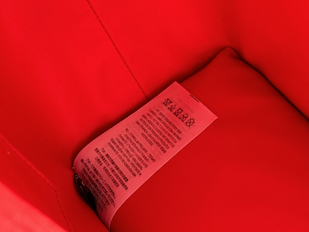 Gucci Children's animal print tote bag Model:605614. Size: 25 (length) x 28.5 (width) x 11cm (thickness) Color: White/Dog Print. - Image 4