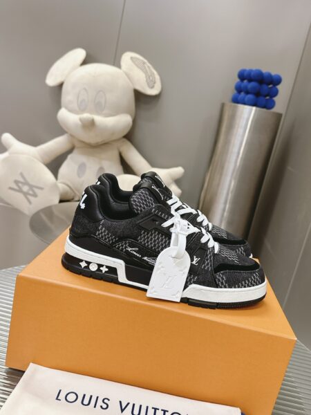 LOUIS VUITTON Trainer