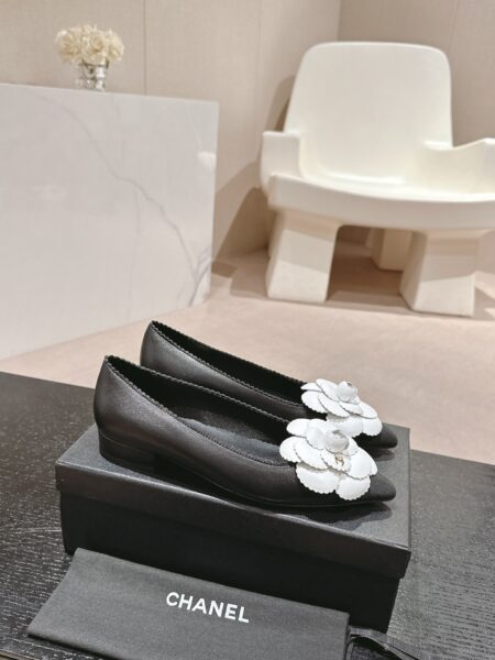 Chanel Leather flats shoes