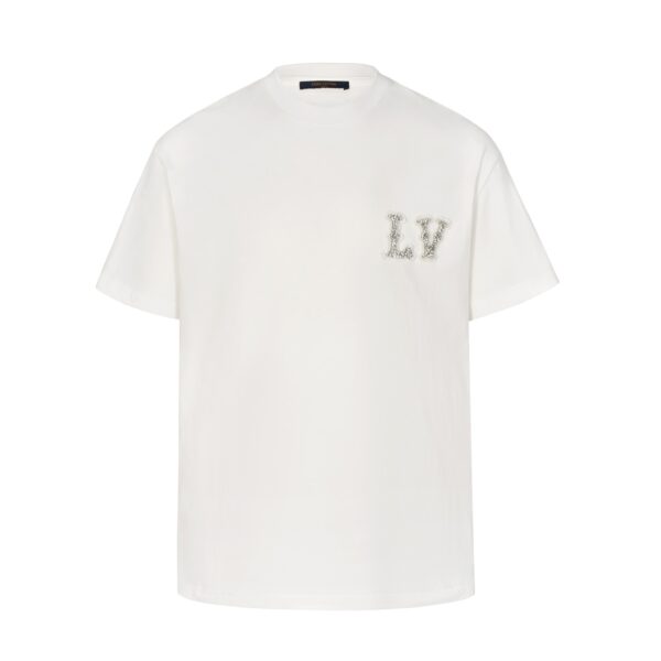 lV 24SS  Crafted from 15S plain-weave high-quality cotton (230g) and paired with 32S double-ply 1x1 ribbed cotton Product Number: JJA P195
