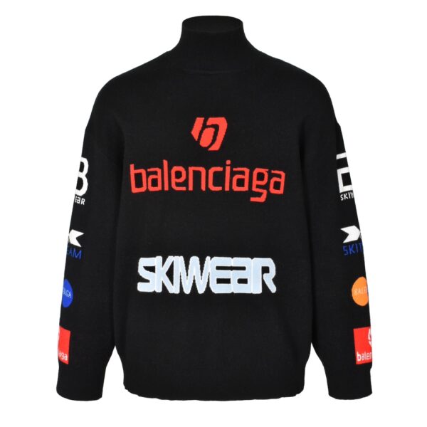 BLCG 24FW Racing Multi-Logo High Neck Sweater Fabric: Made from 80% wool and 20% polyamide fiber, using 60-count double-stranded blended yarn.