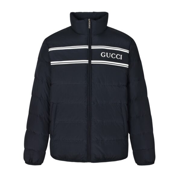 Gucci 24FW Striped Embossed Logo Down Jacket Item Number: JJA P690 Made from 100% high-thread-count, low-twist cotton-nylon fiber yarn