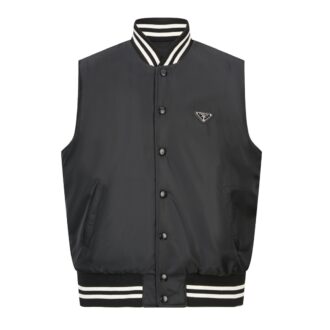 Prada 24FW  24FW Triangle Logo Quilted Nylon Vest  Product Number: JJA P435 vest is made from 50s double-sided nylon fabric