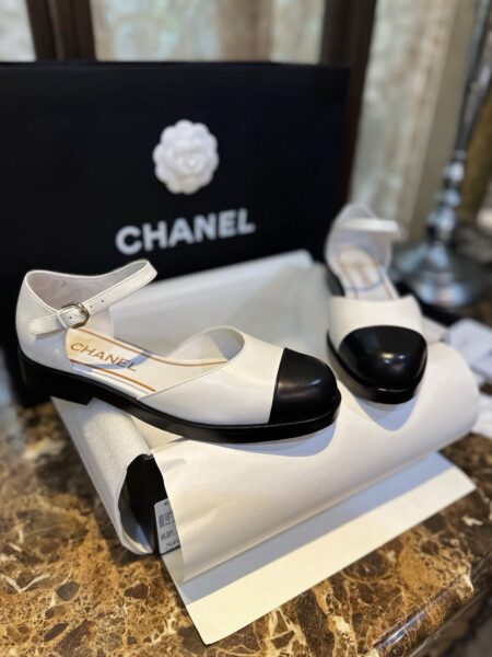 Chanel Leather flats