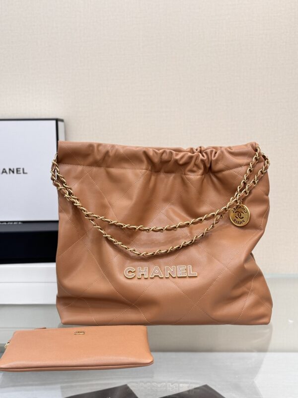 Chanel 24k 3D logo Caviar Black 22bag  made from calfskin Medium: 37x42x8cm