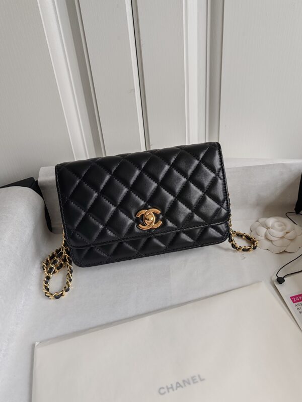 Chanel Button WOC with Ball Pattern / Lambskin Model: 0253