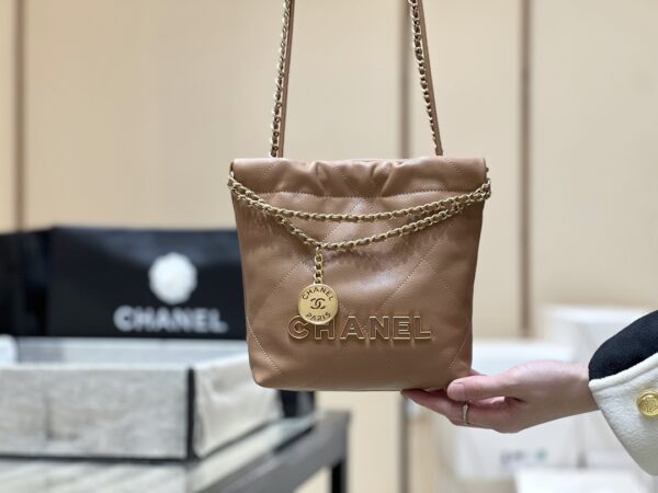 Chanel 24K Mini 22 Bag – Limited Edition in Litchi Leather Original Haas Litchi Cowhide 🎉🎉 Size: 19206cm.