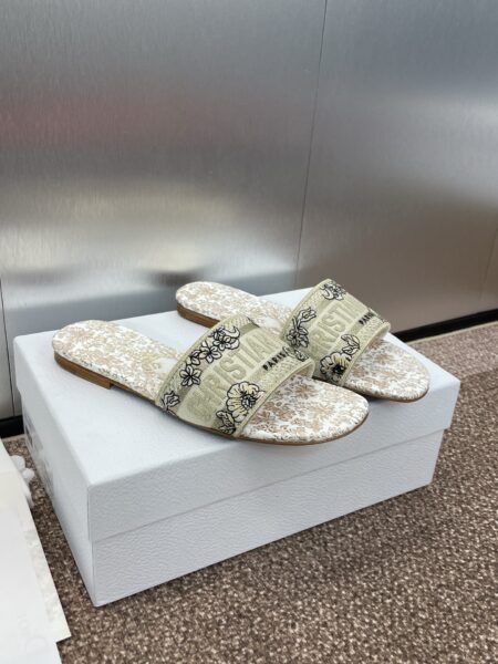 Dior 2025 Spring/Summer New Arrival Color-Blocked Slide Sandals