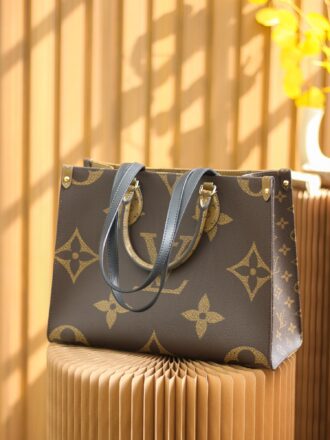 Authentic SP inspection-free and equipped with a full set of duty-free packaging. 𝙊𝙉𝙏𝙃𝙀𝙂𝙊New M45321 French 🇫🇷Original leather/pure steel hardware ◾️Size: 35*27*14◾️ New onthego tote tote bag, the material of the shoulder strap is changed to leather design, the overall look more high-end and the sense of use is better. The classic old-skin color scheme is designed to match two sides, and the different styles are presented at will. Tote's various design methods are deeply loved by every woman, with a strong sense of use!