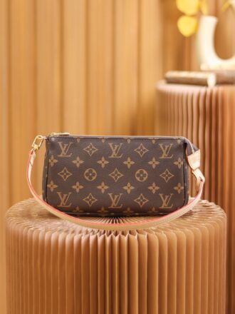 Authentic SP inspection-free and equipped with a full set of duty-free packaging. France 🇫🇷Original Material M40712 All-steel Hardware Size: 23.5*13.5*4cm This accessory bag is a classic work forever. It has been popular with the trend of underarm wind recently. This type of underarm bag is loved by everyone. The original flavor of mahjong bags, convenient backing method, small and lightweight and can meet daily needs. It has been loved by major internet celebrities underarm bags, and the raw materials from special channels, all-steel hardware from the original material, and zero error details, which fully interpret the flavor of ZP. This is simply ZP's masterpiece! !