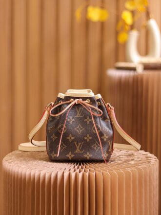 Authentic SP inspection-free and equipped with a full set of duty-free packaging. 𝗡𝗔𝗡𝗢 M41346 French 🇫🇷Original material/original pure steel hardware Size: 13*16*10cm NANO series made of classic Monogram canvas exudes the ultimate feminine flavor and is also a friend of daily matching. The wind of the bucket has been particularly popular in recent years, but; this classic nano small bucket has always been loved by everyone. The mini-small shape not only makes it small and beautiful but also has a large capacity. It is a must-have for you every day. The small and exquisite bucket has captured the heart of every girl. If you love it, you must have one rhythm! !