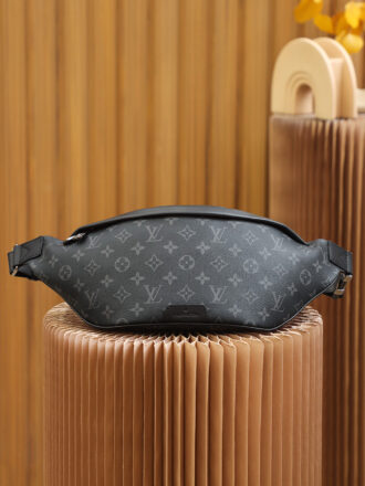 Authentic SP inspection-free and equipped with a full set of duty-free packaging. 𝐃𝐈𝐒𝐂𝐂𝐎𝐕𝐄𝐑𝐘 Waist bag M44336 French original leather🇫🇷Pure steel hardware Size: 47*20*9cm The waist bag series created by the classic black flower iconic style interprets the style concepts available to men and women. The simple and fashionable style allows you to no longer fall into the traditional tacky waist bag series, but represents a must-have artifact for fashionable trendy people, which can be used as a waist bag, and can also be carried on one shoulder or cross-body, which shows more fashionable personality. I love you!