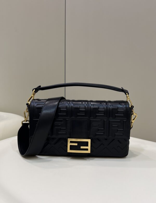 0192 Flip crossbody handbag, sheepskin embossed full body F design, inner zipper pocket, removable long and short leather shoulder strap 32.5.16cmF (full set of packaging invoices)