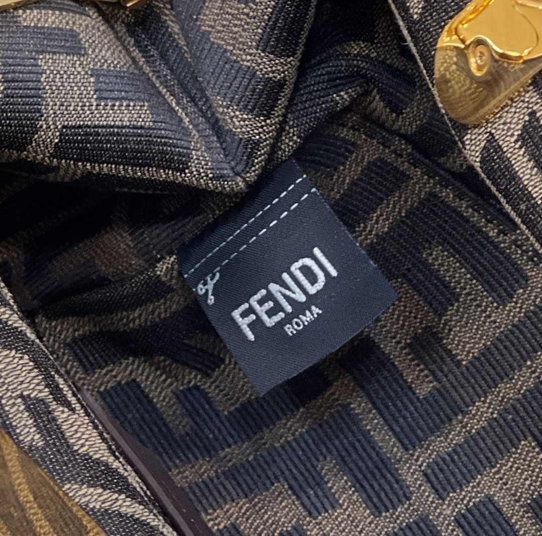 fendi❤️First series uses F as the letter as the design highlight and adopts an oblique frame outline. The appearance design is also unique and innovative. It is asymmetrical bag, fashionable and neat. It can not only be used as a handbag, but also a removable shoulder strap design can also be used as a shoulder bag. It is more perfect when holding, multifunctional, soft leather, and has a great feel. Many celebrities recommend one, worth having. Size 26×9.5×18cm Model number 80018m yellow yellow - Image 8