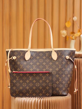 Authentic SP inspection-free and equipped with a full set of duty-free packaging. 𝐍𝐄𝐕𝐄𝐑𝐅𝐔𝐋𝐋𝐋 King of Classics #M41177# Check-free version ▪️ Size: 31*28*14cm▪️ Known as the "King of Cost-performance" The shopping bag that every woman should have is 𝙉𝙚𝙫𝙚𝙧𝙛𝙪𝙡𝙡𝙡 Shopping bag. It is indeed the case. It is not only the versatile king of daily life, but also meets the needs of large capacity, and has a full score of practical commuting! As a mother-child bag, the small bag inside can be detached and carried alone, and it is the king of cost-effectiveness for one bag!