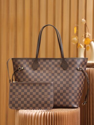 Authentic SP inspection-free and equipped with a full set of duty-free packaging. 𝐍𝐄𝐕𝐄𝐑𝐅𝐔𝐋𝐋𝐋 King of Classics #N41358# Check-free version ▪️ Size: 31*28*14cm▪️ Known as the "King of Cost-performance ratio" 𝙉𝙚𝙫𝙚𝙧𝙛𝙪𝙡𝙡𝙡 Shopping bag that every woman should have. It is indeed the versatile king of daily life, but also meets the needs of large capacity, and has a full score of practical commuting! As a mother-child bag, the small bag inside can be detached and carried alone, and it is the king of cost-effectiveness for one bag!