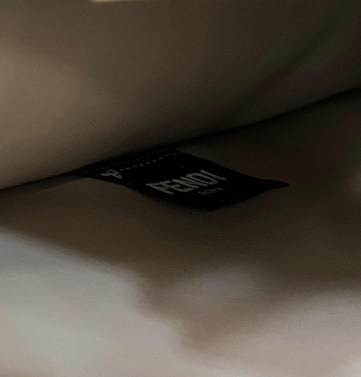 New model π
ππππ ππππ€πππ¨π¨π¨Door gray Full leather simple design Inner hardware uses tortoiseshell color to add a bit of aura to the bag, and the details are handled well. A beautiful bag that cannot be missed ~size33cm F full package Model number 70193L-A - Image 5