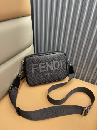 Flash sale 🉐990 counter quality, original single, exclusive authentic development, 100% top layer of cowhide, presbyterian fabric, spot real shot, clean and tidy workmanship reflects every step of care, crossbody strap with logo is more advanced, length can be adjusted at will, commuting bag to work, can be formal and casual, can be equipped with daily necessities, the capacity is really good, go out and go on the street to easily, from then on, Jiefang pocket. Jiefang two hands Model 7m286 Size 22.15.5
