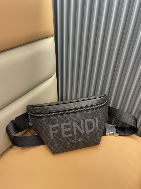 Flash kill 🉐990 counter quality, original single, exclusive authentic development, latest counter practice, 100% top layer of cowhide, clean and tidy workmanship reflects every step of care, presbyopia with leather is the most popular 🔥 style. It can be used for waist bag, chest bag, backpack. One bag and three-purpose, a definite concave shape artifact, the back strap has a logo that makes it more advanced, the length can be adjusted at will, the weight is light, the capacity is large, the commuter bag can be used for work, and you can put on daily life items, go out and go on the street to easily, and you can free your pockets from now on. Liberate your hands Model 7vA562 Size 35*20