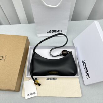 ｛full leather black｝ 𝐉𝐚𝐜𝐪𝐮𝐞𝐦𝐮*Latest Bag bag New series Le Bisou French niche romantic style, fashionable and personalized, the bag is flexible and beaded, and the shoulder strap is adjusted to the longest, and the crossbody can also be small and playful. Another must-have bag without hitting the bag, the return rate is over, so plant grass quickly🍃 Model number: 2095 Size: 27x height 10.5cm