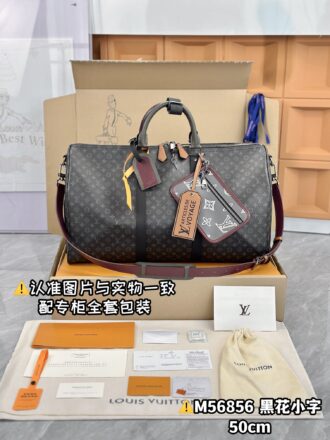 With a full set of duty-free packaging [Excellent SP high elastic fabric] M56856 black flower small characters [Original all steel: with a full set of counter packaging] KEEPALL BANDOULIERE 50cm travel bag Patchwork Theme is integrated into this travel bag, shaping it from a trendy perspective to create a variety of styles. This classic soft travel bag is equipped with a leather top handle and two belts on the side, which is in accordance with the size of the luggage on the body, and has abundant internal space. Size: 50x29x23cm.