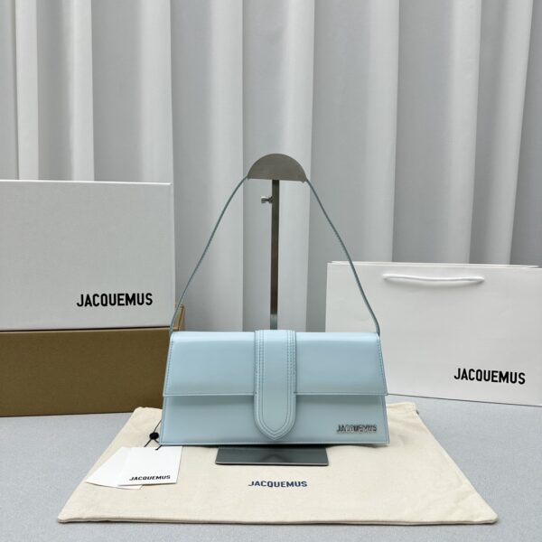｛Light blue/silver hardware｝out 𝐉𝐚𝐜𝐪𝐮𝐞𝐦𝐮*New underarm bag▫️ Popular items are here~The material of open-edge beads, the new leather with a full sense of design is more in line with the texture of autumn and winter, and can be instantly turned into a handbag, an impeccable and versatile style~ Instantly included in the bags of major fashion outfit bloggers! (I want to use this one in all colors ˃̶͈̀௰˂̶͈́ ✧) Every treasure fairy must have one! Model number: 2036 (open edge bead) Size: Length 28x height 13.5x width 6cm